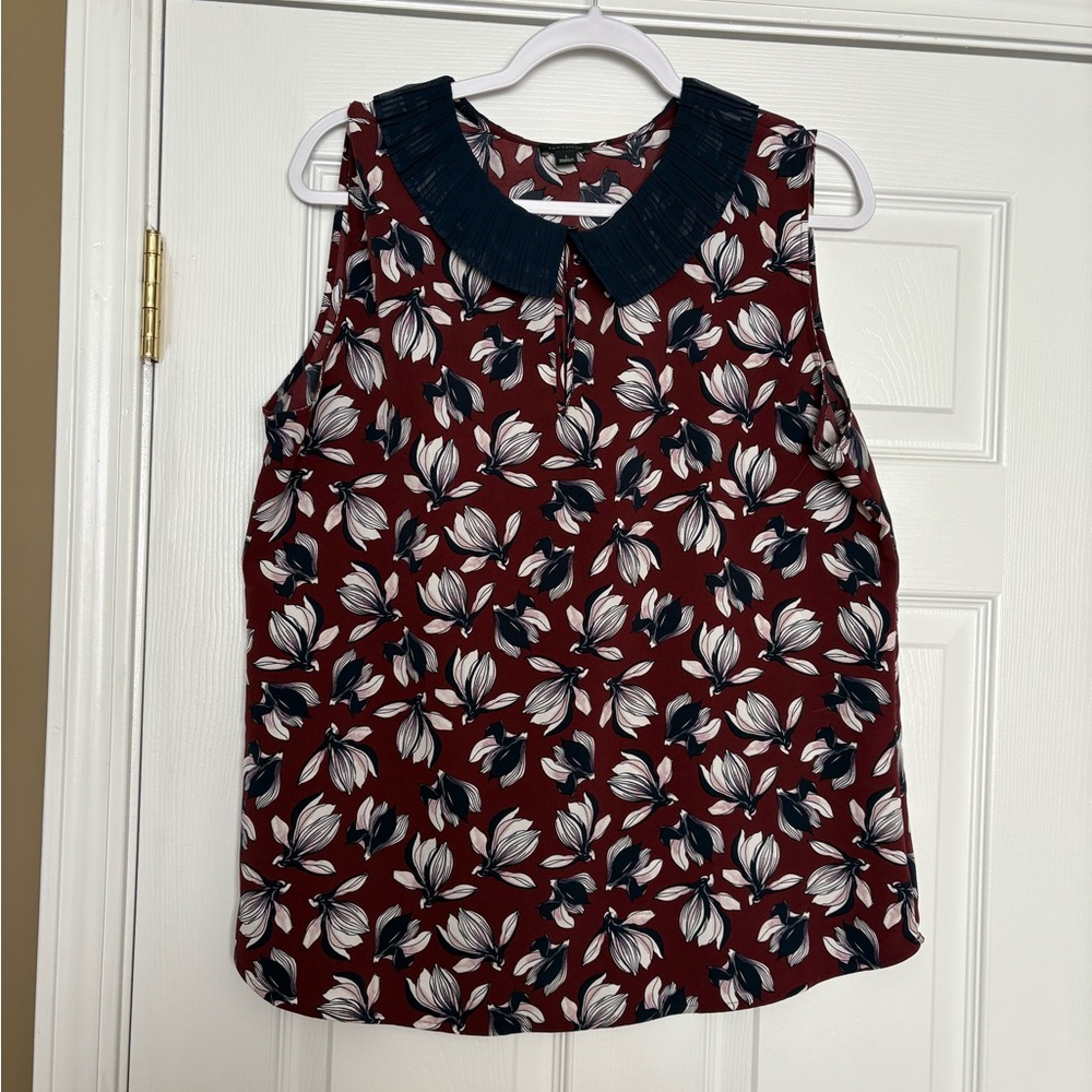 Ann Taylor Burgundy Floral Sleeveless Top with Navy Pleated Collar